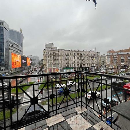 Apartment Near Gulliver Kiev Esterno foto