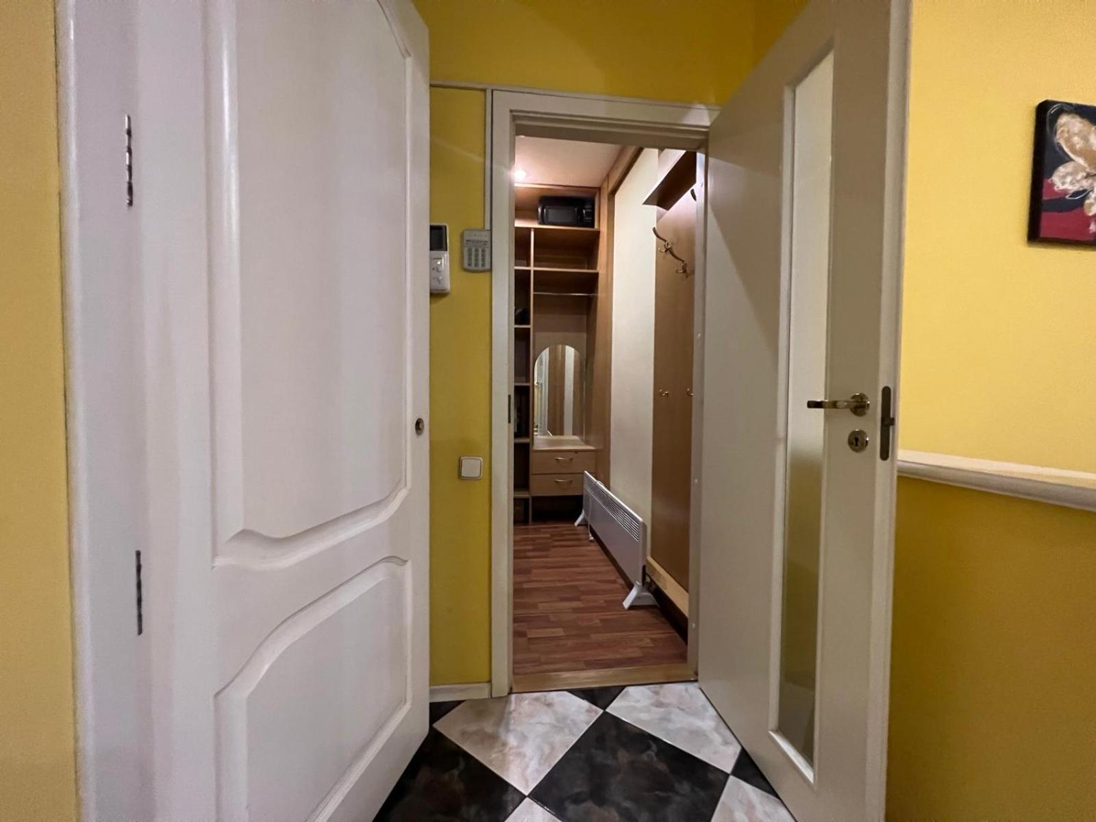 Apartment Near Gulliver Kiev Esterno foto