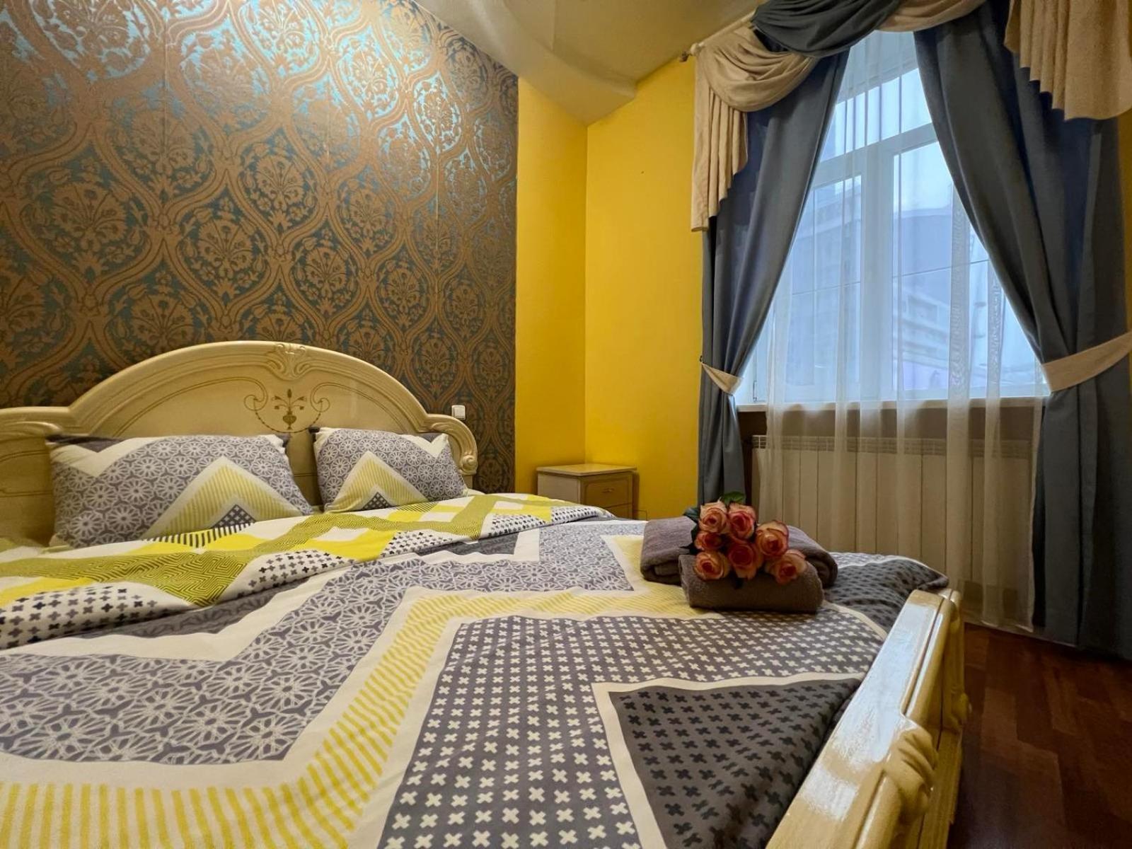 Apartment Near Gulliver Kiev Esterno foto