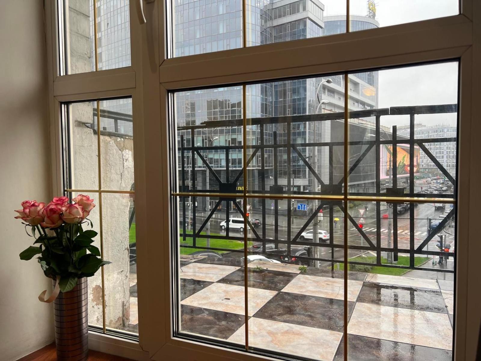 Apartment Near Gulliver Kiev Esterno foto